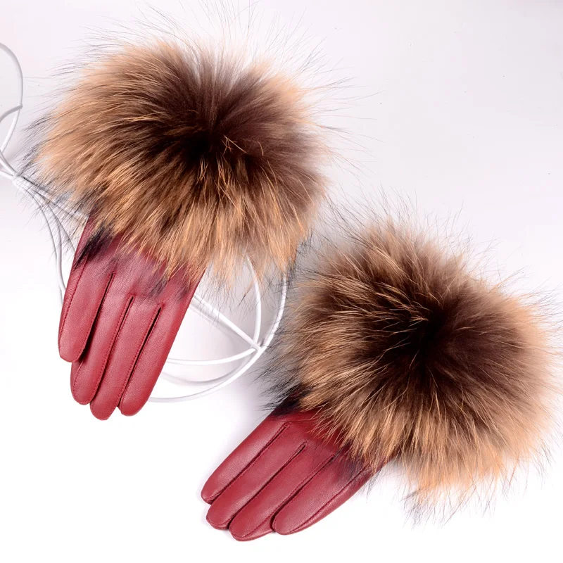 Зимние теплые перчатки с натуральным мехом енота варежки модным для женщин