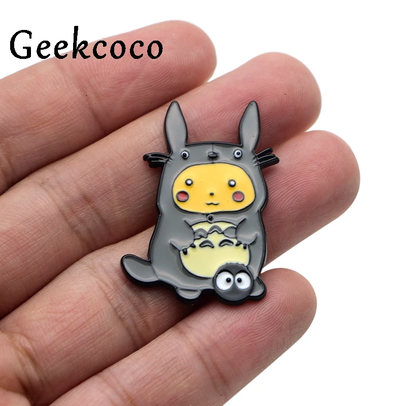 Totoro Pikachu Zinc Alloy Cartoon Pins for men women Shirt Charm insignia Clothes backpack Accessory medal Badge Brooches J0137