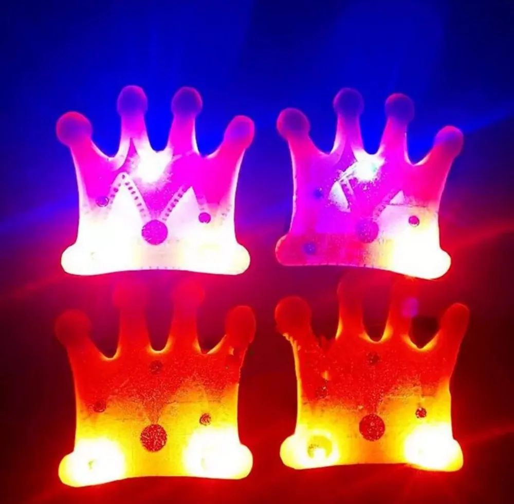 

New LED Crown Flashing Brooch Pin Kids Children Light Up Glowing Badge Gift Toys Halloween Glow Party Supplies
