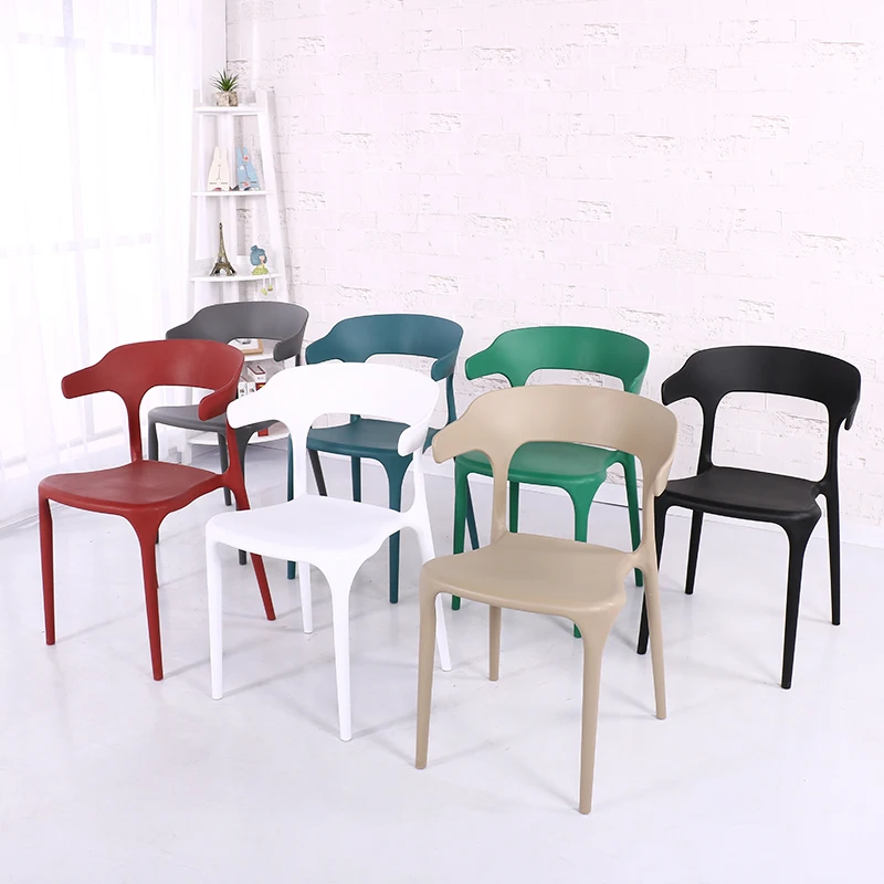 В лаконичном современном стиле пластиковый стул из бычьего рога Nordic BackChair
