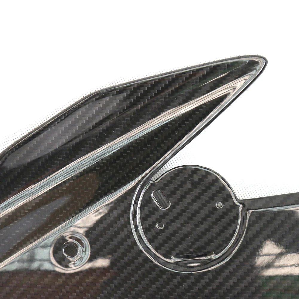 Боковой переключаемый обтекатель из углеродного волокна для мотоцикла