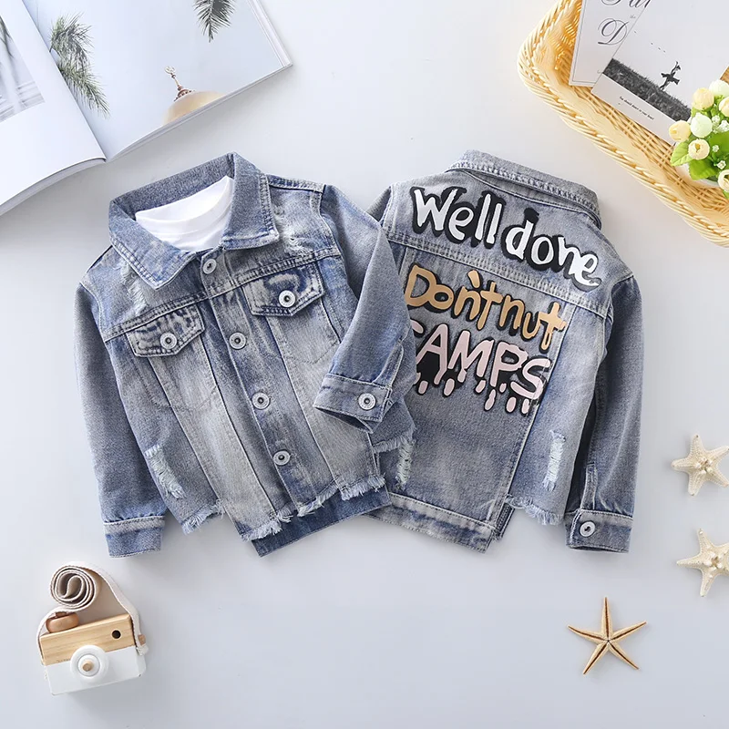 Детская осенняя джинсовая куртка 2019 для мальчиков и девочек с надписью принтом