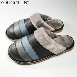 Зимние домашние тапочки для мужчин из натуральной коровьей кожи; модная мужская теплая обувь; A266; мужские повседневные Прошитые тапочки на плоской подошве в полоску; цвет черный, коричневый