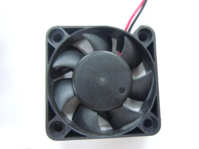 НОВЫЙ осевой вентилятор охлаждения Y.S.TECH FD244010HB 4010DC24V |