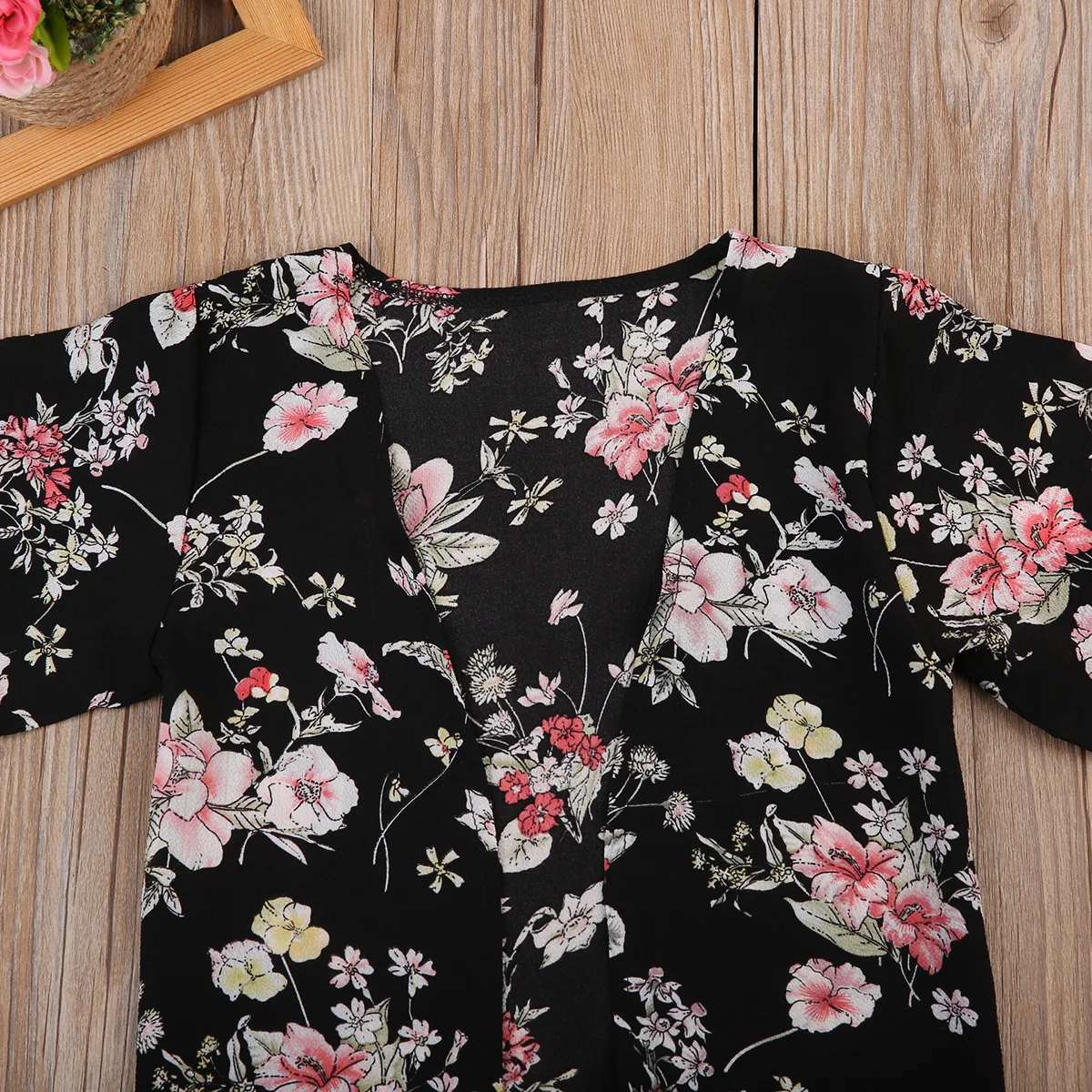 Пальто для маленьких девочек коллекция 2017 года Летний Новый тонкий кардиган с