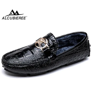 Мокасины ALCUBIEREE мужские кожаные, Теплые повседневные туфли, без застежки, меховые лоферы, плоская подошва, большой размер 48, зимняя обувь