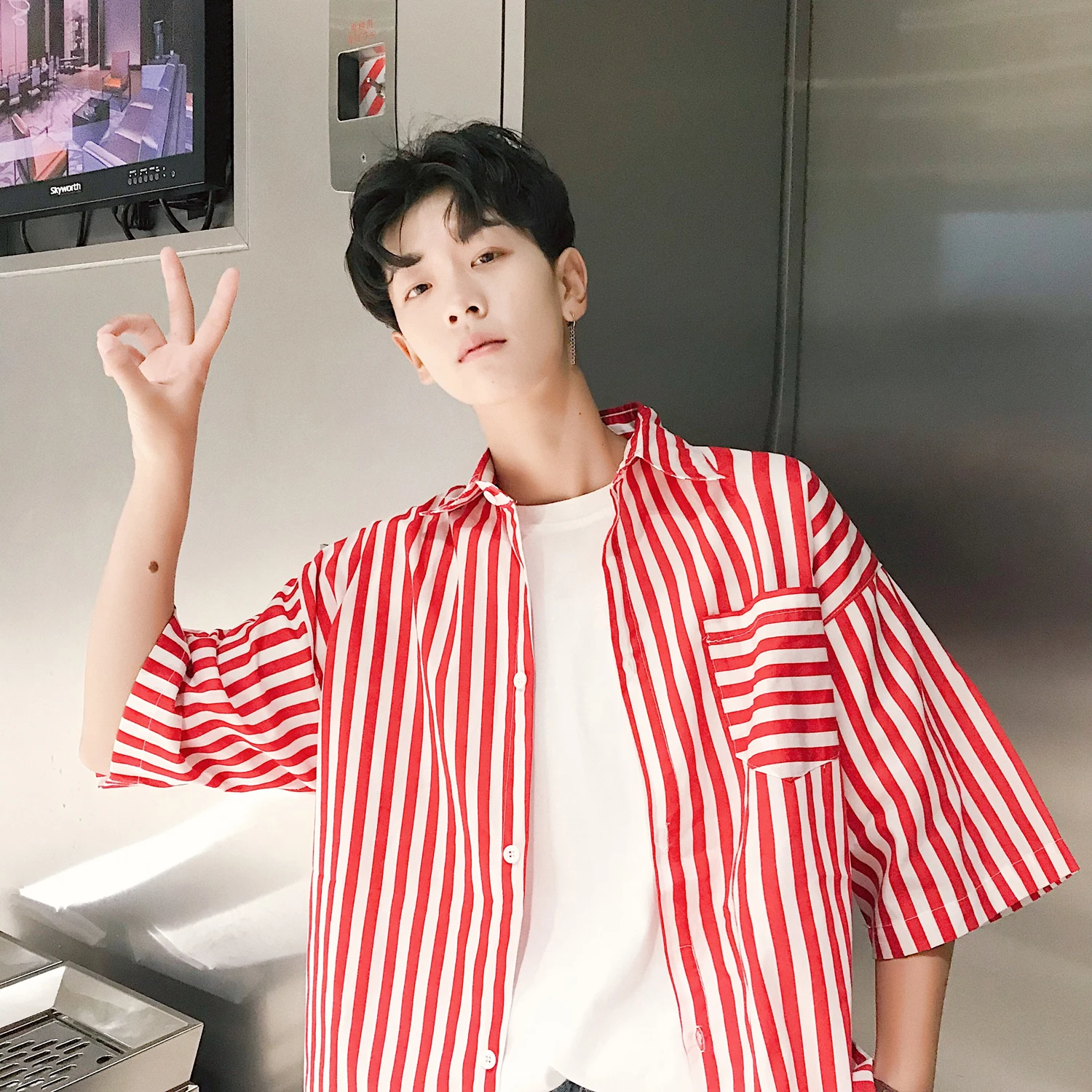 Be. YuMiao корейский Ulzzang Harajuku негабаритных полосок шифоновые рубашки мужские