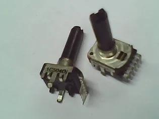 

1pcs NOBLE brand RK12 potentiometer, D500k shaft length 17MM