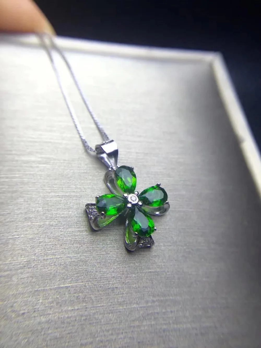 Женский кулон из серебра 925 пробы 4 Х6 мм | Украшения и аксессуары