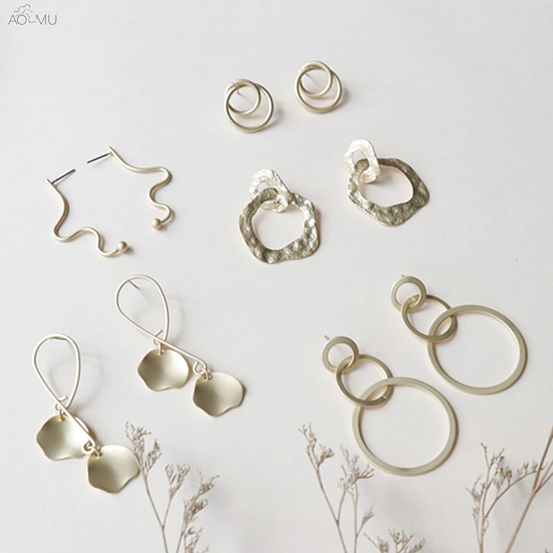 Женские матовые сережки гвоздики AOMU Hyperbole круглые с геометрическим узором и