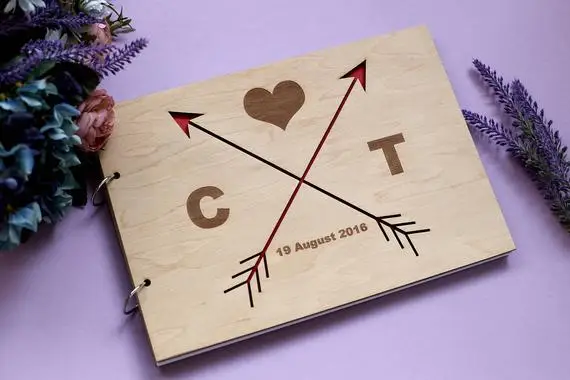 

Выгравированная Свадебная Гостевая книга, альтернатива со стрелками, пользовательская Свадебная Дата Гостевая книга, гостевая книга в дер...