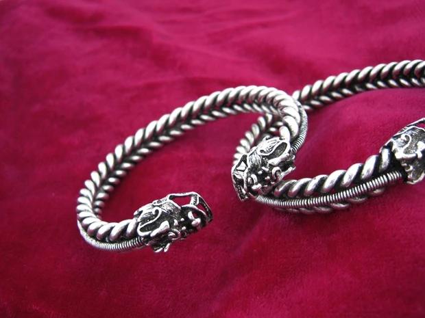 Бесплатная доставка Стильный серебряный Miao браслет и ручной витой провод