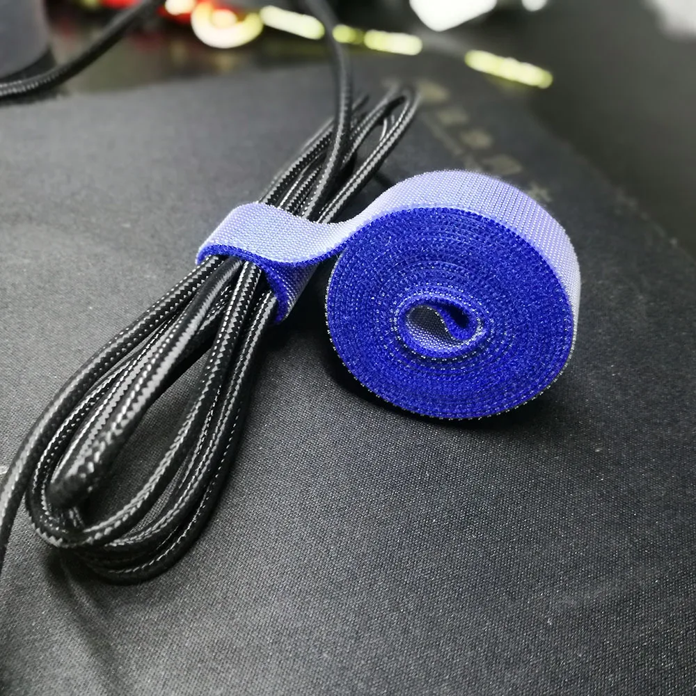 Держатель для кабелей и наушников