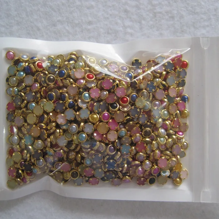 

1000PCS 4mm mix color Pearl Rivet Mini Pearl Gems with Gold Accent Rims 3D Nail Art Flatback Bling Gems Resin Acrylic Flat back