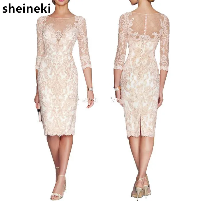 Кружевное платье футляр с вырезом лодочкой и аппликацией для мамы невесты