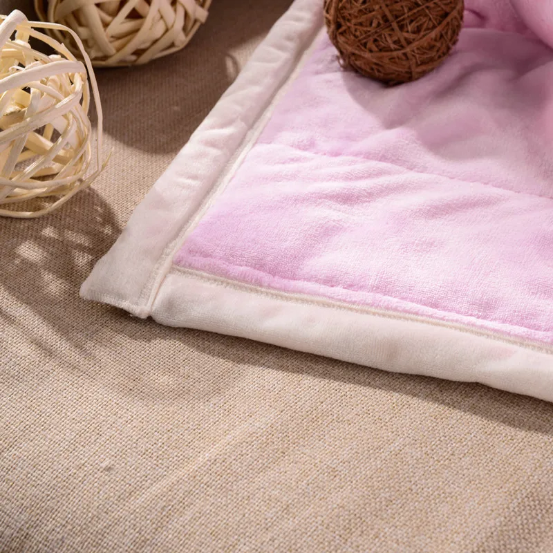 Одеяло в японском стиле с двумя линиями однотонное розовое Норковое одеяло из мягкого флиса искусственным
