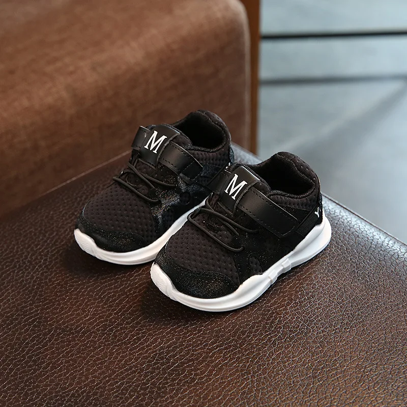 Новые модные удобные детские кроссовки для мальчиков и девочек мягкие бега обувь
