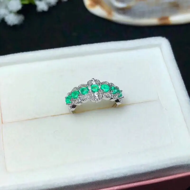 

Natural emerald ring, shop promotion specials, natural gemstone from the mining area, 925 silver