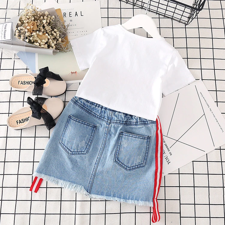 Комплект детской одежды из 2 предметов футболка с вышивкой Roes + юбка летний