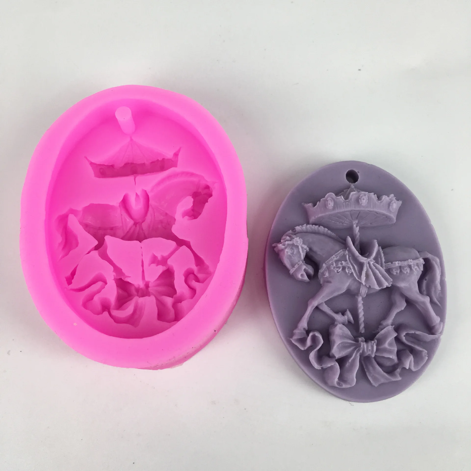 

Carousel gypsum pendant mold DIY Craft Gypsum Tablets Mould Handmade Soap Silicone Mold