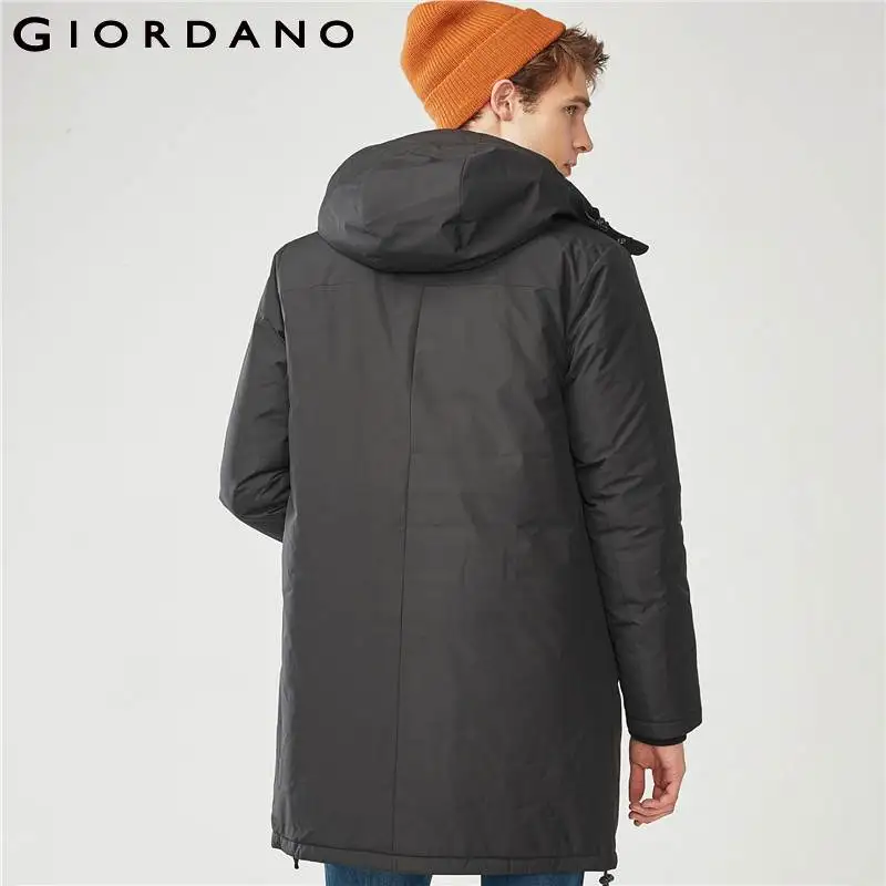 Giordano длинная куртка пальто с капюшоном Состоит из полиэфирной ткани,выполнена в сплошном цвете и имеет несколько размеров