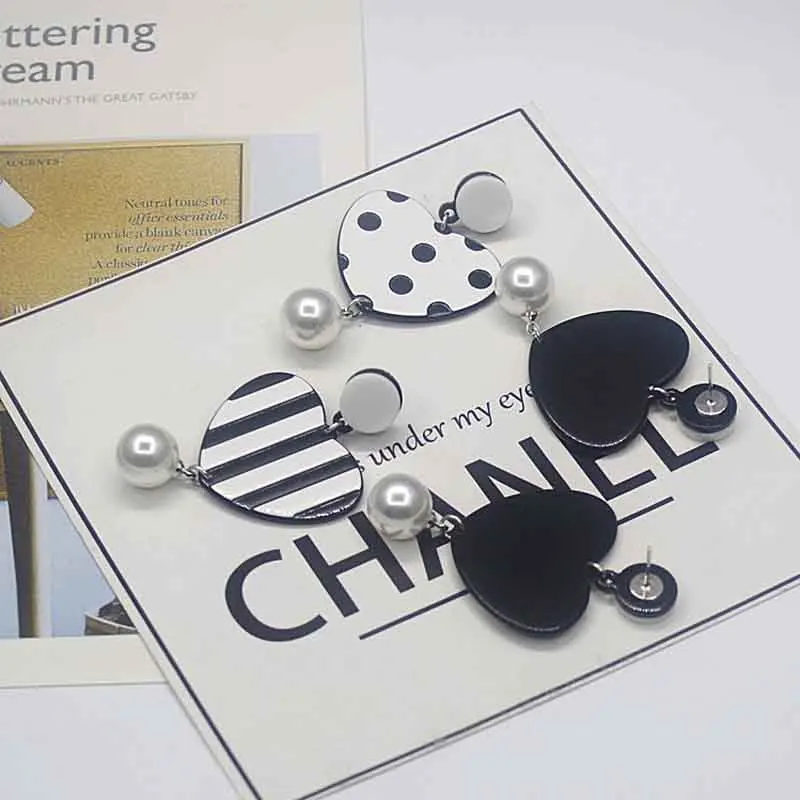 2018 Fashion Earrings For Women Girls Hipster Creative Black And White Stripes Acrylic 100% New Stud Trinkets | Украшения и