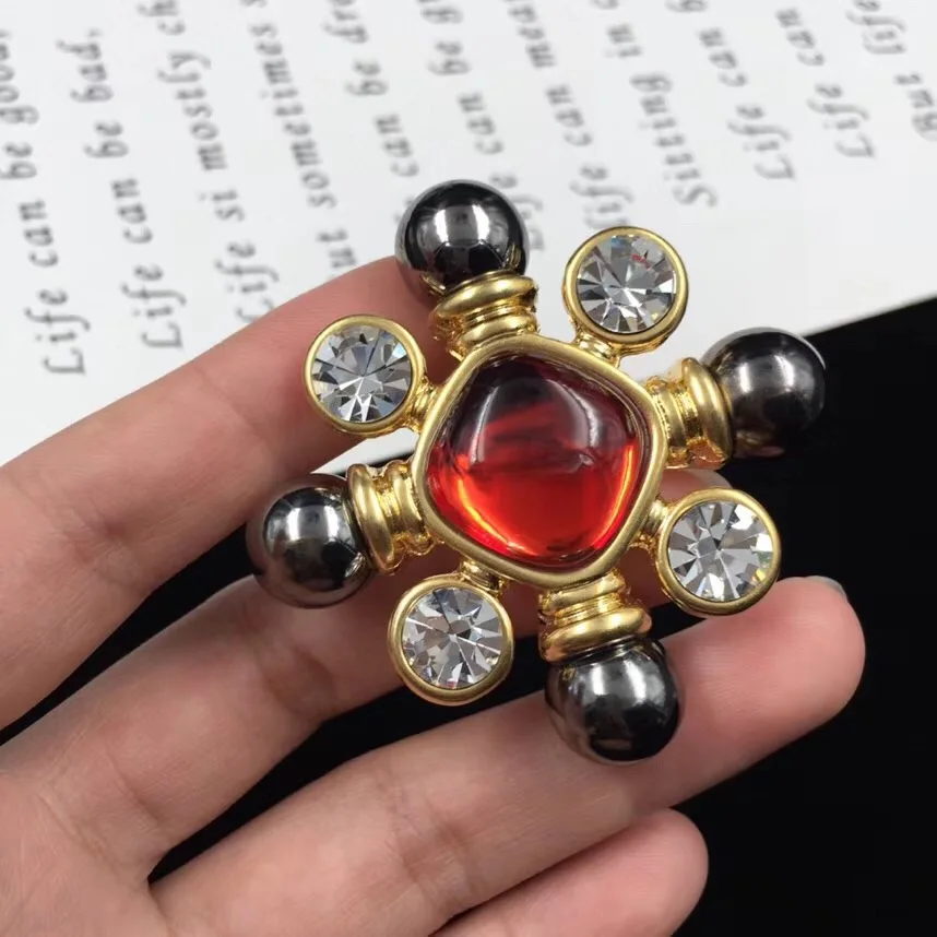 Amorita boutique Fashion acrylic brooch | Brooches