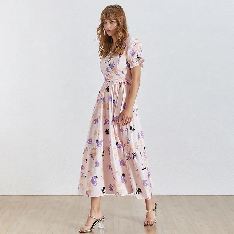 Платье с коротким рукавом TWOTWINSTYLE летнее платье треугольным вырезом высокой