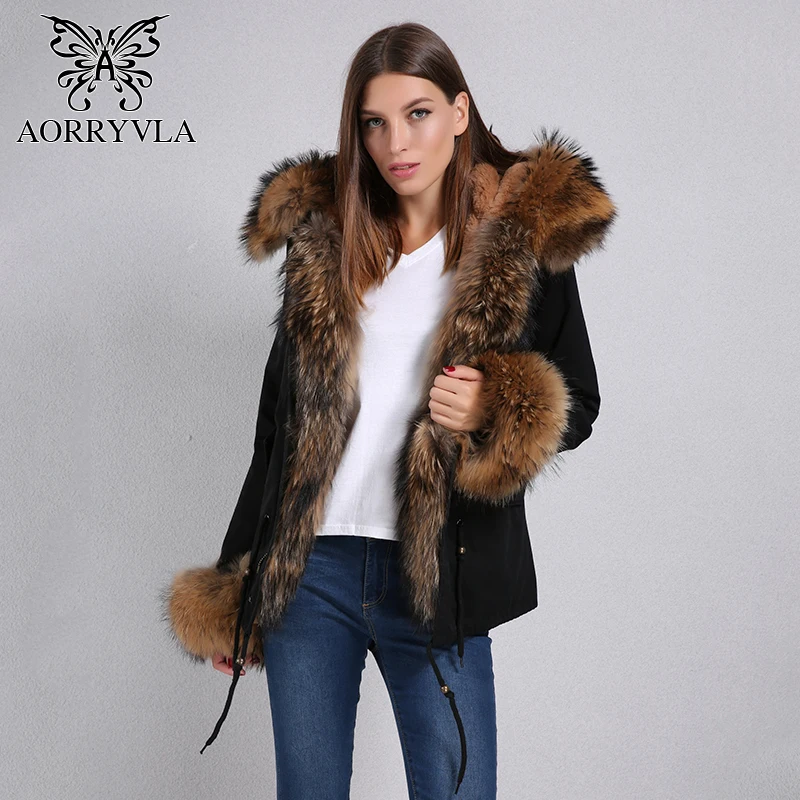 AORRYVLA новые короткие женская меховая парка для зима натурального енота меховой воротник с капюшоном съемный искусственный кролика мех подкладка повседневное теплая куртка