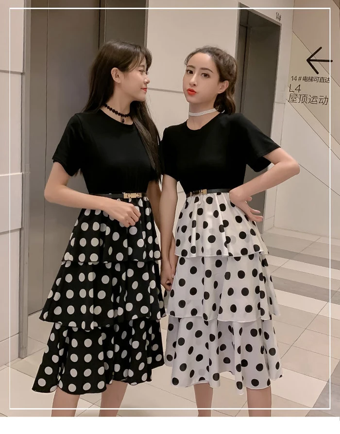 Французское винтажное платье в горошек белое черное с принтом облегающее