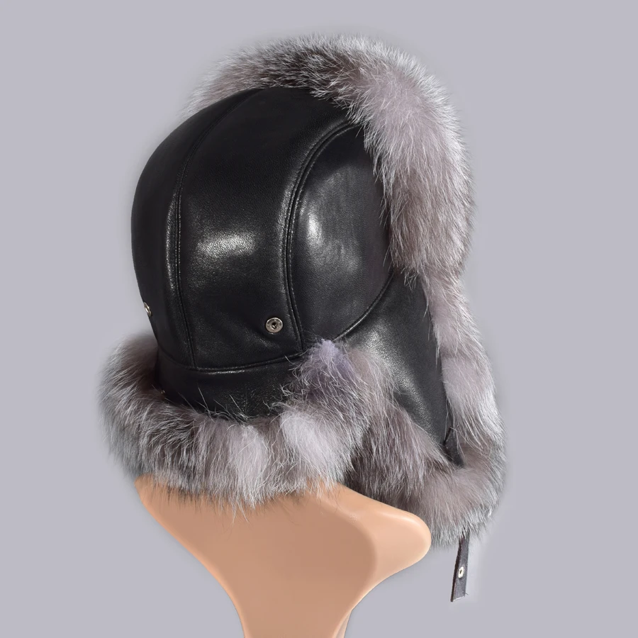Мужская шапка-бомбер из натурального меха енота теплая серебристой лисы на зиму
