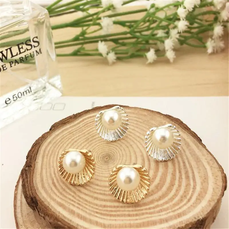 

European And Korean Fashion Style Personality Alloy Inlaid Shell Imitation Pearl Sweet And Lovely Earrings Accessories Gift