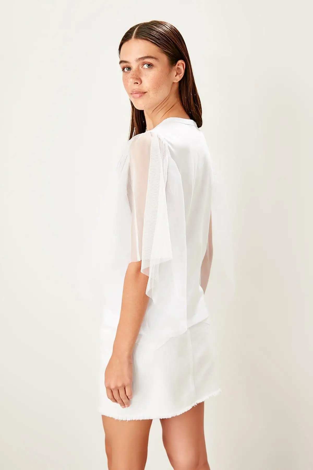 Trendyol белая Тюлевая детальная трикотажная футболка TWOSS19BX0181|Футболки| |