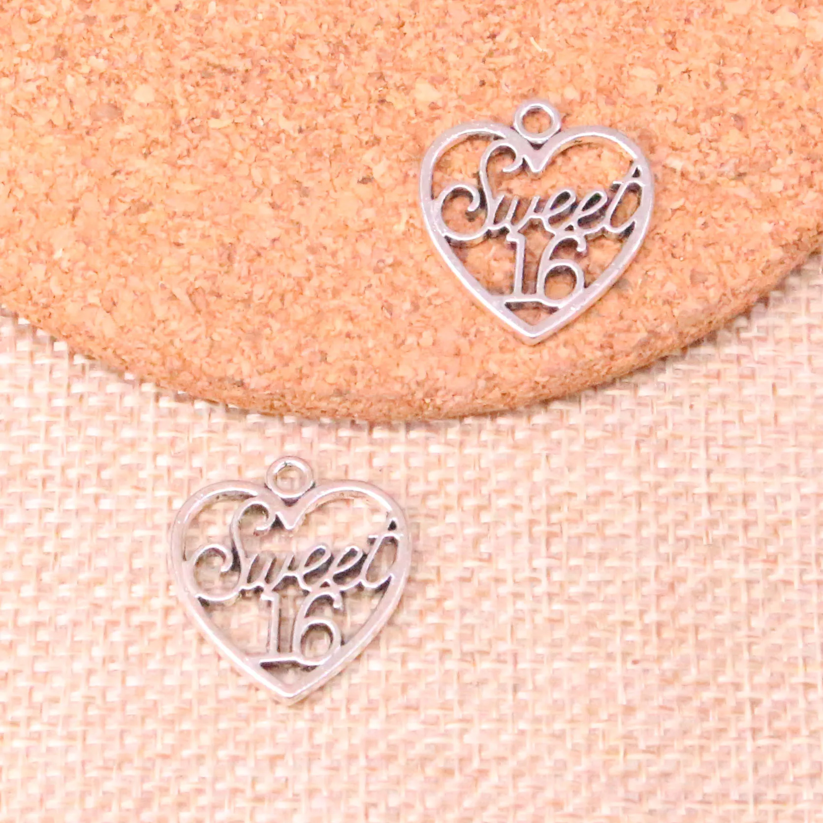 20 шт. сердечные подвески "Сладкие 16" из античного серебра для создания украшений 21*19 мм.