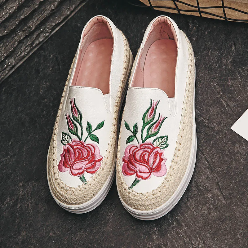 2017 Плюс Размер Обуви Женщина Квартиры Платформа Мокасины Вышивка Лианы