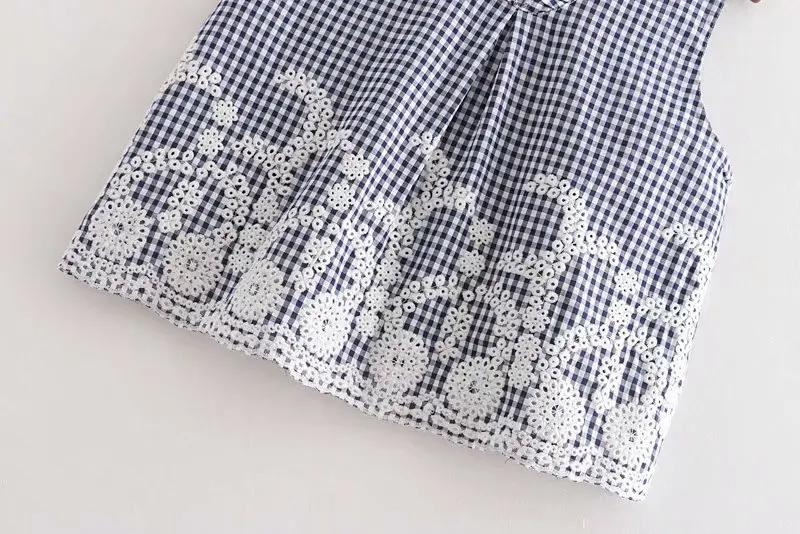 2018 women sweet sleeveless ruffles back v plaid vest blouse office shirt hem hollow out embroidery femininas blusas tops LS2320 |
