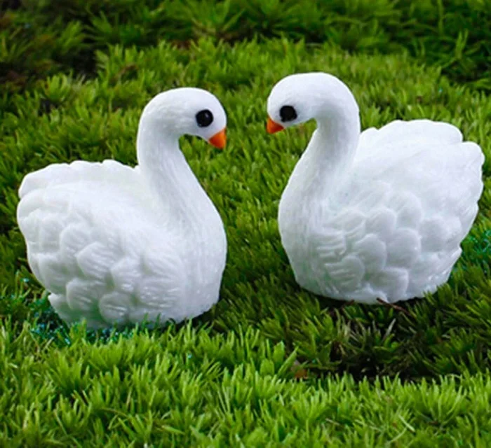 Feather swan 2 шт./компл. аквариум белый лебедь фигурки декоративный аквариум орнамент «Сказочный Сад» Животные статуя мох для кукольного домика "сделай сам", ручная работа - Цвет: Feather swan