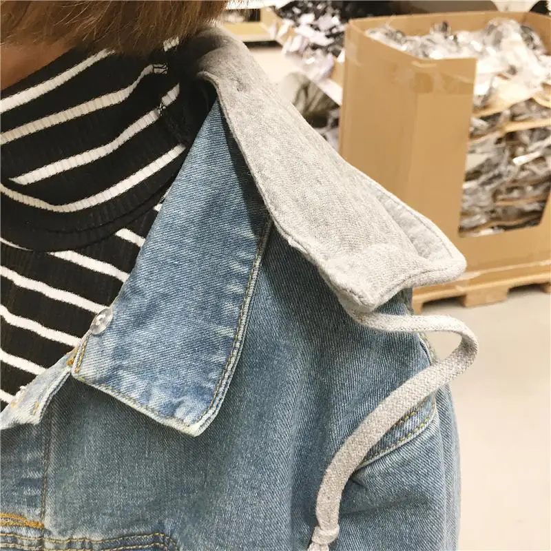 Женская джинсовая куртка с капюшоном и вышивкой ангельские крылья | одежда