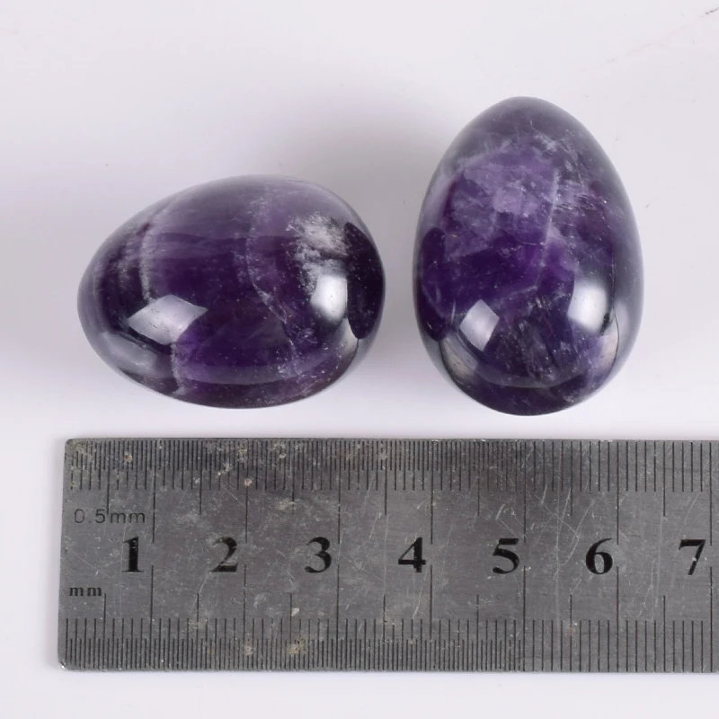 Яйцо с аметистом и деревянной основой 35*25 мм |