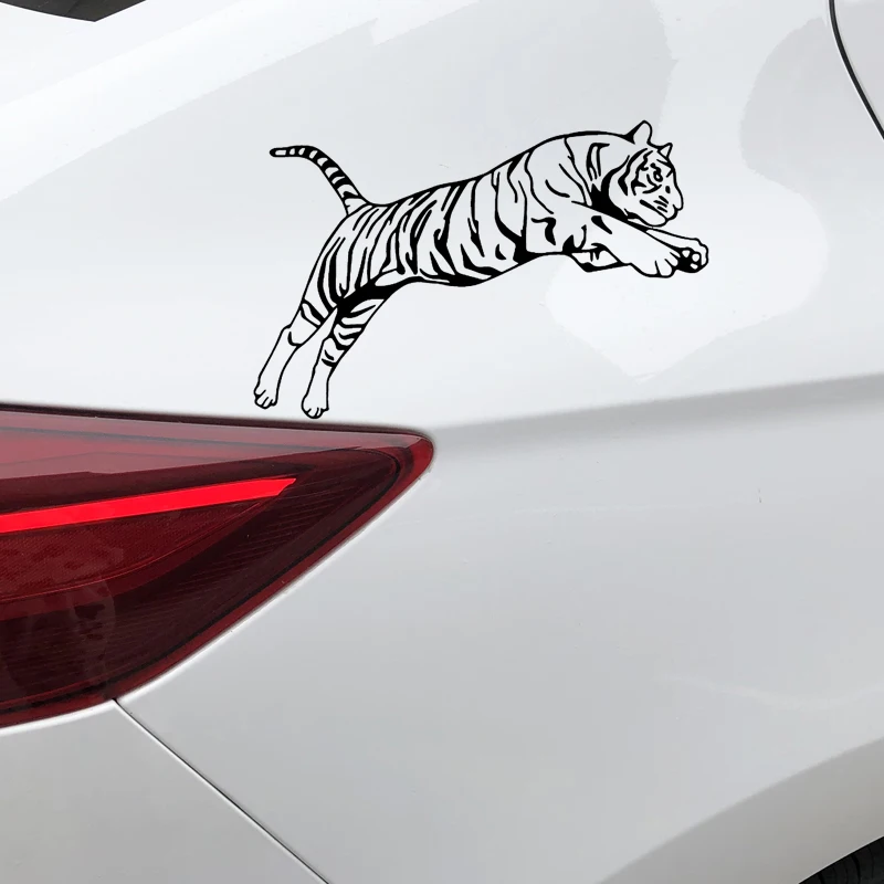 YJZT 17.4CM*11.5CM Tiger Predation Body Of Car Sticker Accessories Vinyl Decal Black/Silver C4-1143 | Автомобили и мотоциклы