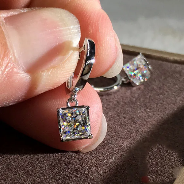 Женские серьги-гвоздики из серебра 925 пробы с фианитом | Украшения и аксессуары