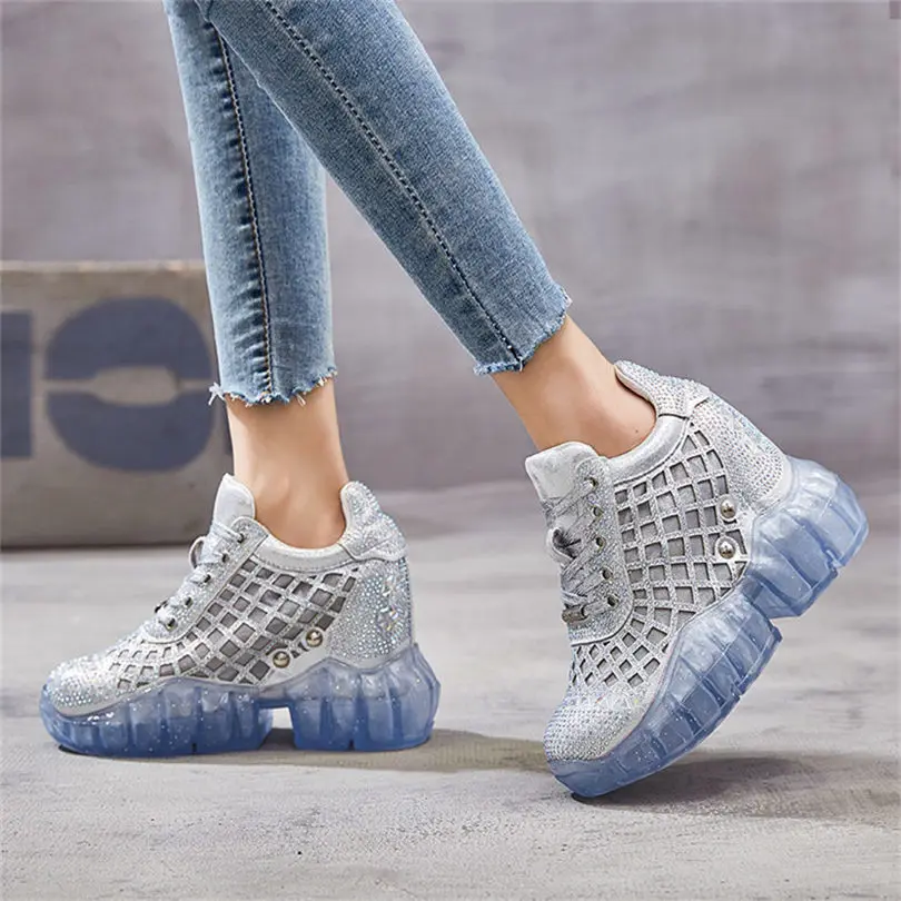 Туфли женские кожаные на танкетке высокий каблук кроссовки сандалии-гладиаторы