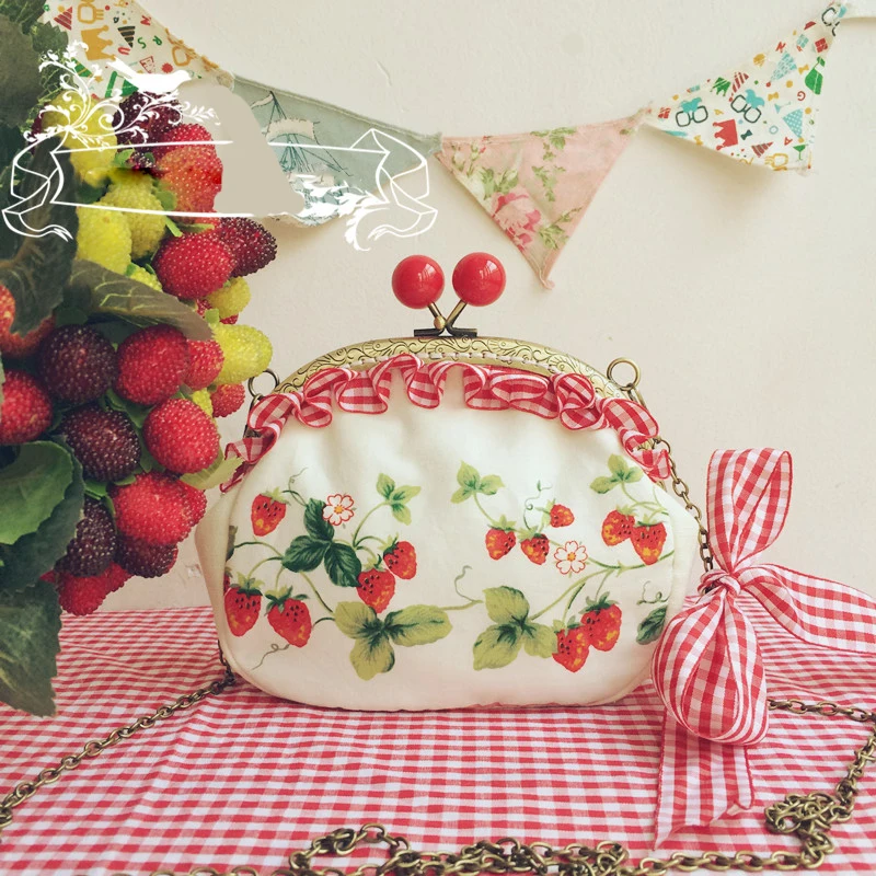 

Handmade Lolita Mori Girl Cosplay Accessories Cheery Hasp Coin Purse Strawberry Vine Print Ruffle Messenger Bag Handbags