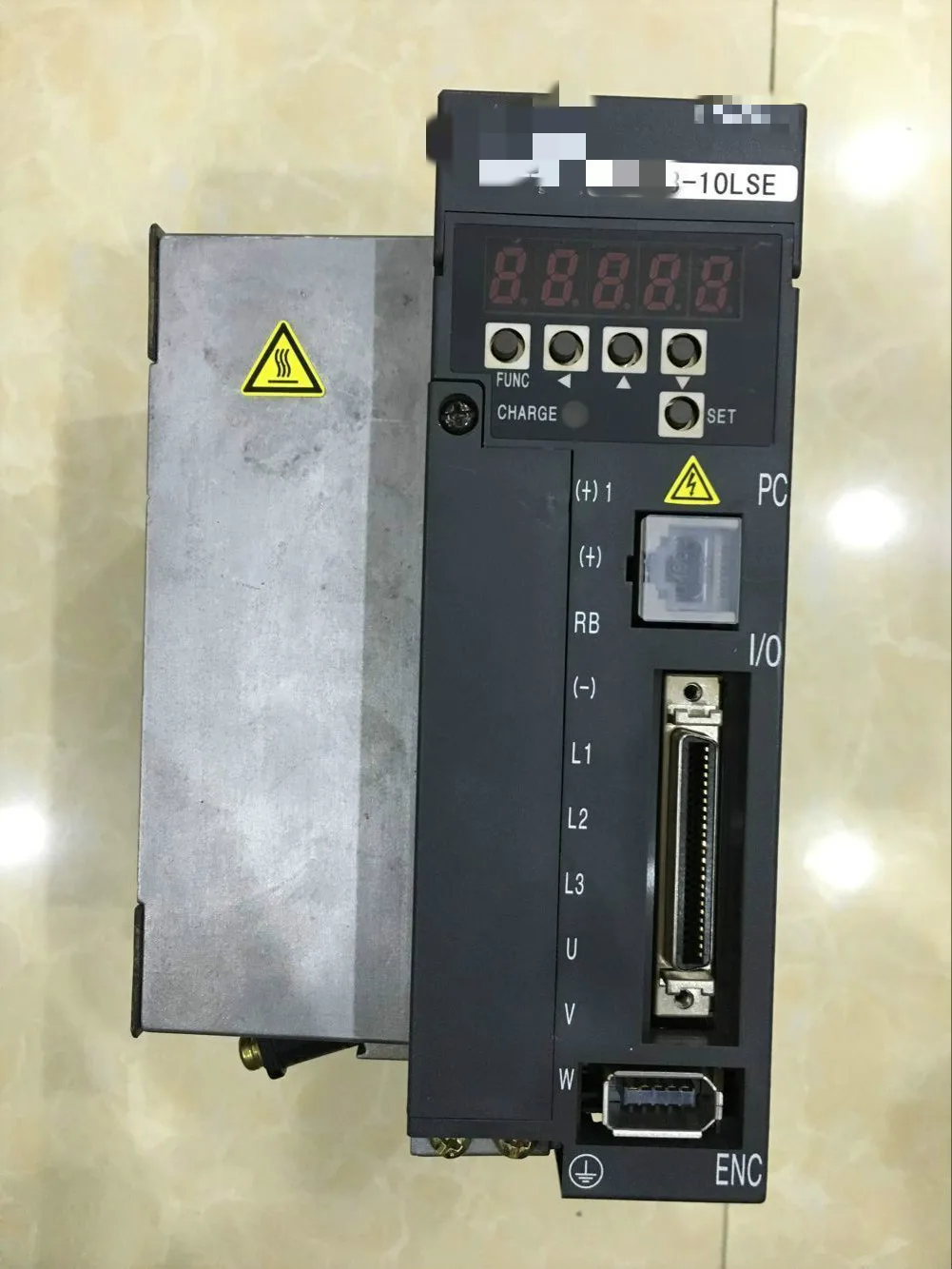 ADAX3 10LSE Серводвигатель 200 230 В 1 кВт 6.0а б/у|Драйвер двигателя| |