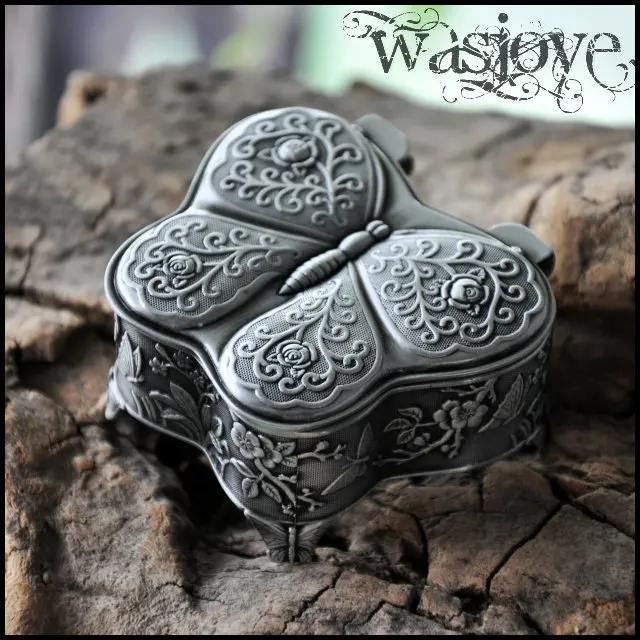 Шкатулка для украшений металлическая в форме бабочки |