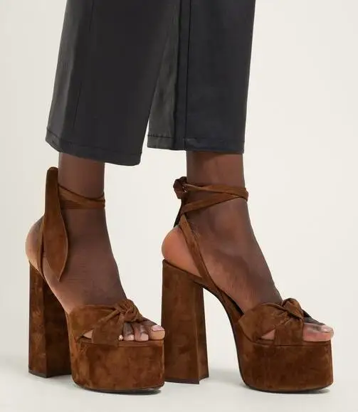 Женские босоножки из ПУ кожи однотонные коричневые черные на платформе шнуровке