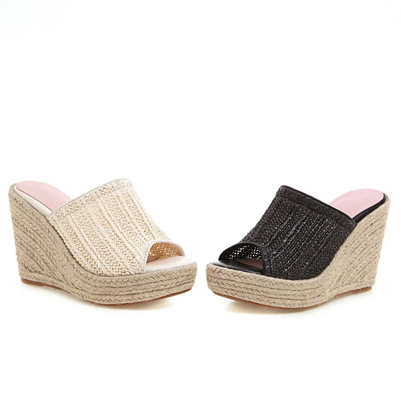 Женские шлепанцы на платформе с соломенным переплетением в богемном