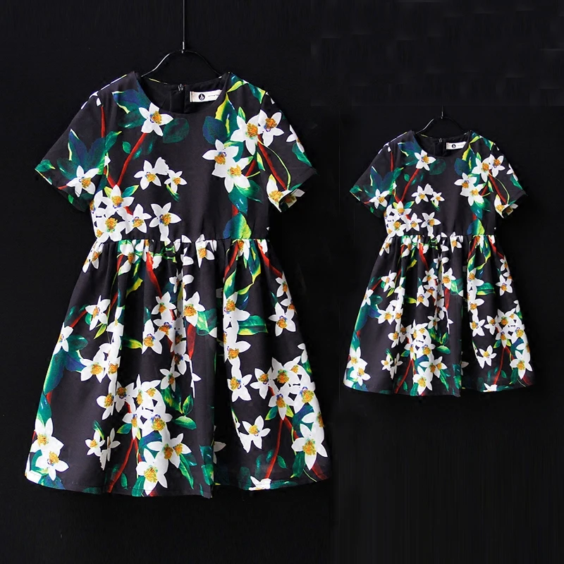 

Brand design family matching clothes clothing toddle girls Summer holiday dress mother kids party dress mom and daughter dresses