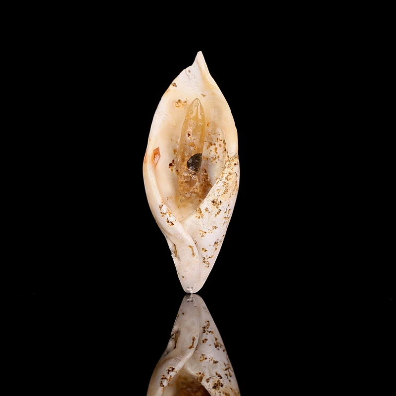 

New Design Agate Fashion Carved Pendant 50x20x12mm 9.7g