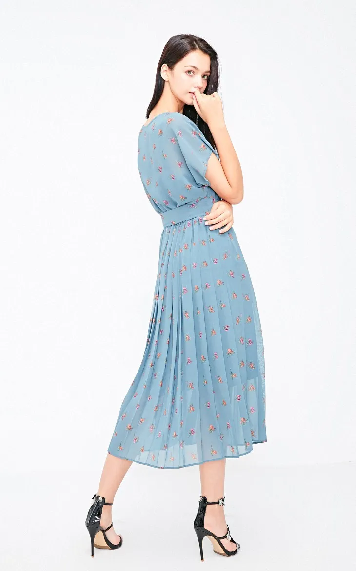Плиссированное летнее пляжное платье с цветочным рисунком Vero Moda | 31837B507